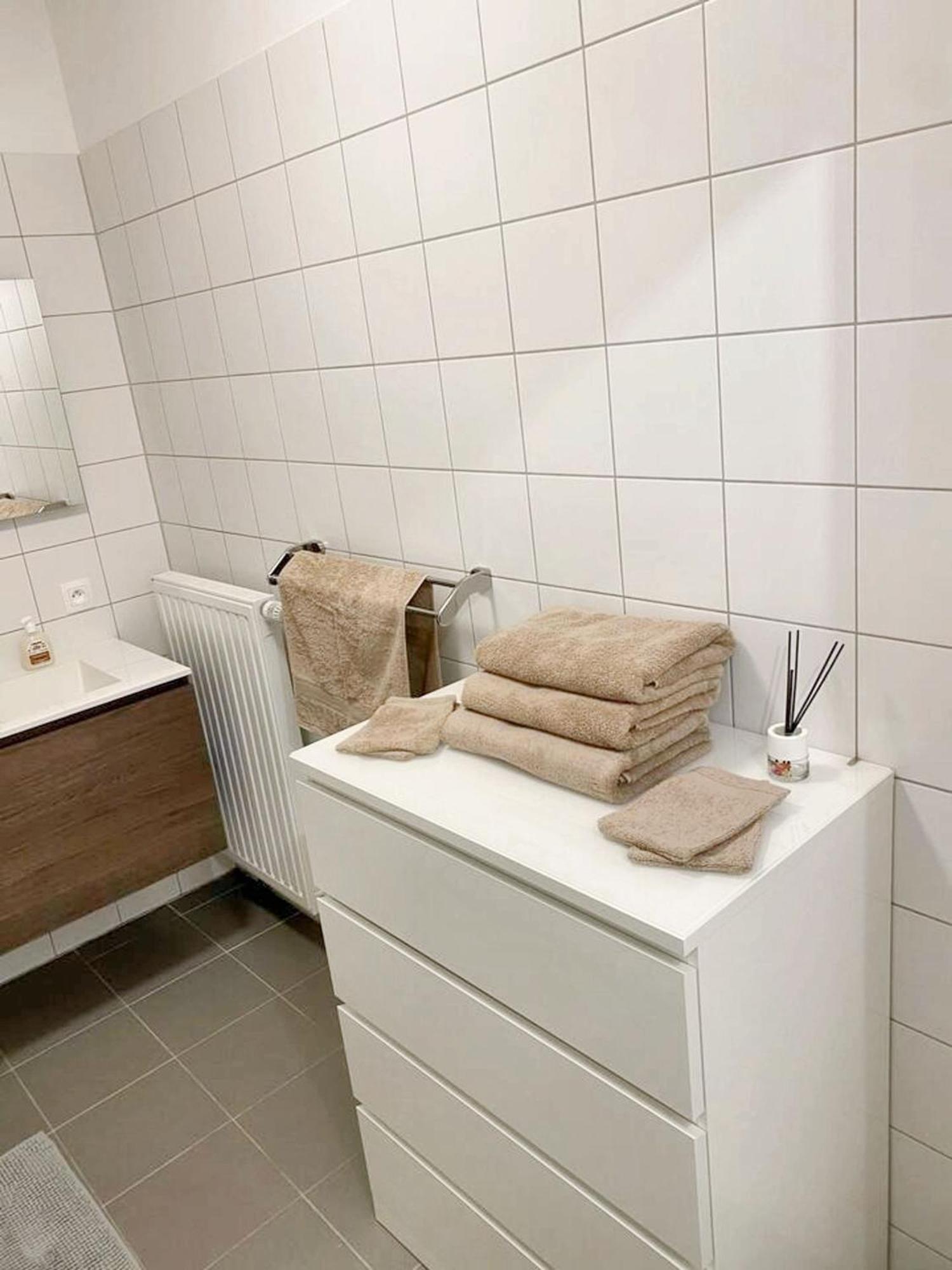 Modern Apartment In Cureghem Anderlecht 134 M² + Terrace Brussels Ngoại thất bức ảnh
