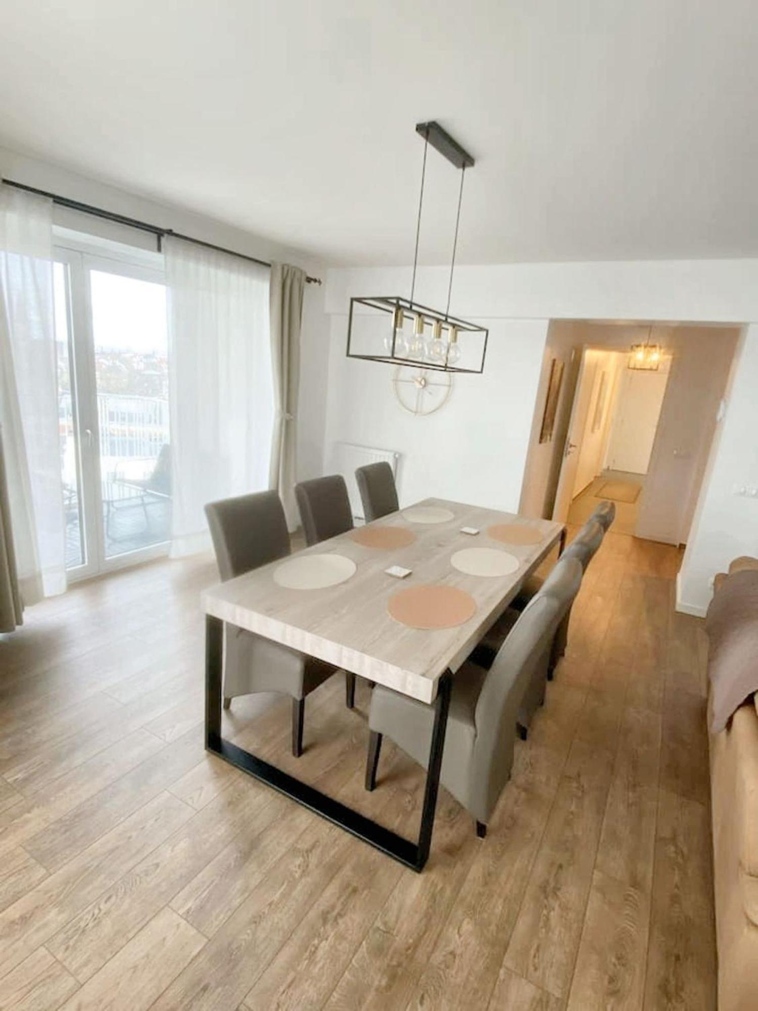 Modern Apartment In Cureghem Anderlecht 134 M² + Terrace Brussels Ngoại thất bức ảnh