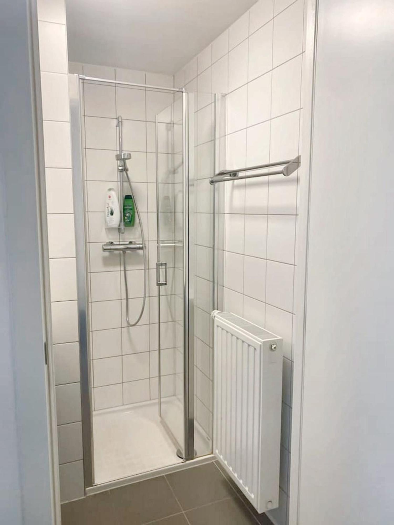 Modern Apartment In Cureghem Anderlecht 134 M² + Terrace Brussels Ngoại thất bức ảnh