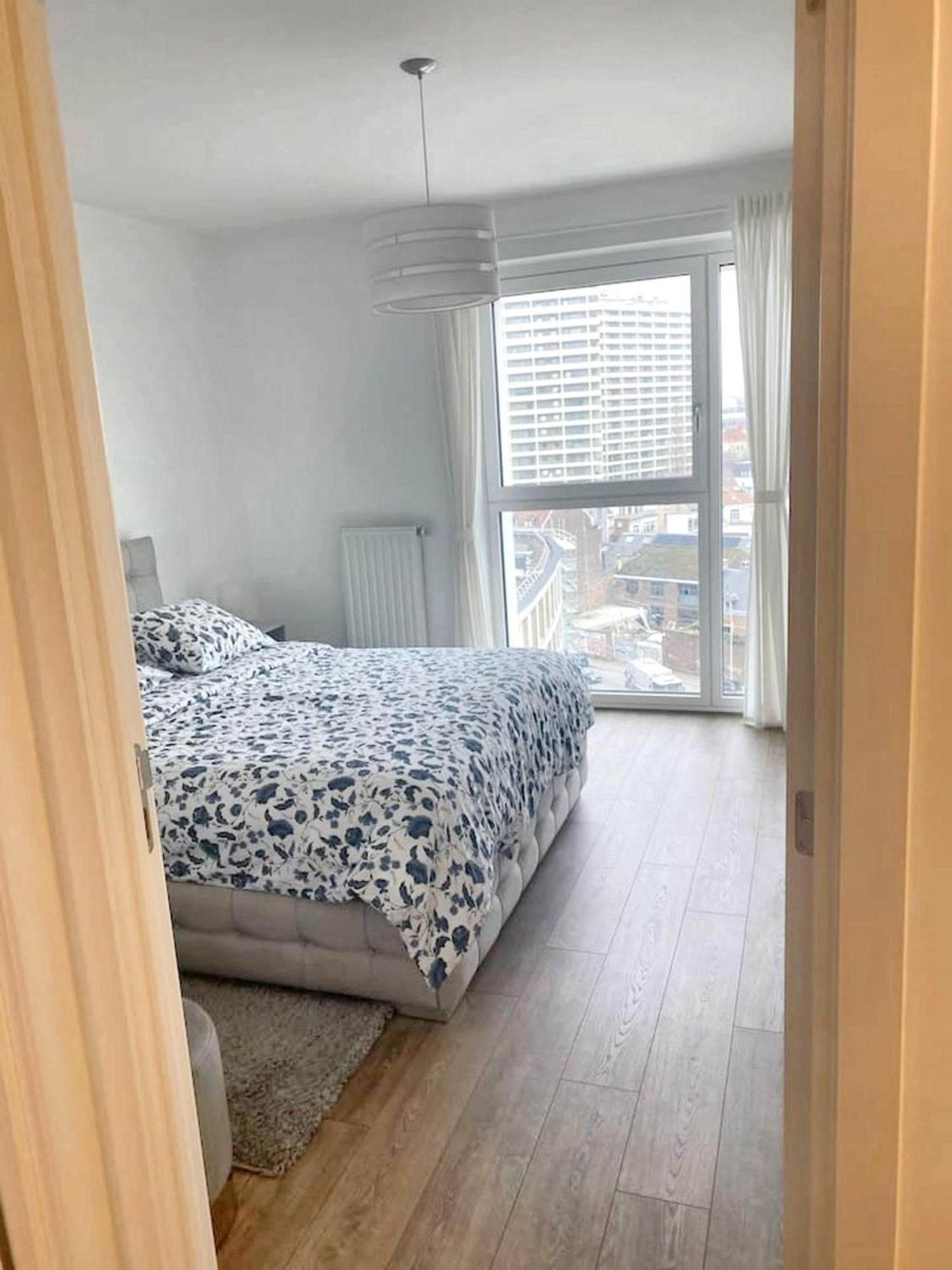 Modern Apartment In Cureghem Anderlecht 134 M² + Terrace Brussels Ngoại thất bức ảnh