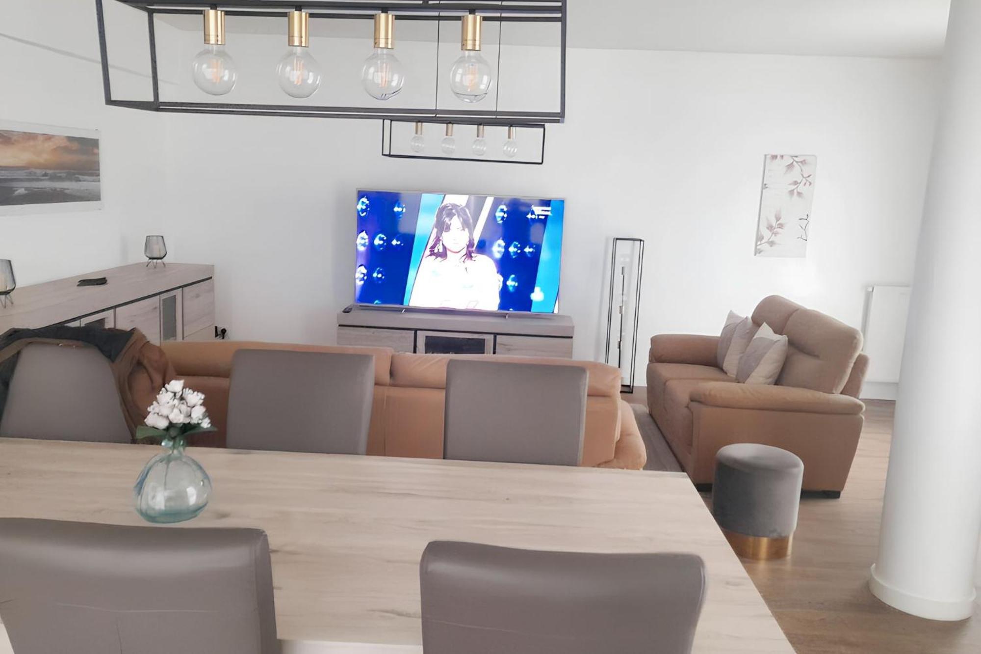 Modern Apartment In Cureghem Anderlecht 134 M² + Terrace Brussels Ngoại thất bức ảnh