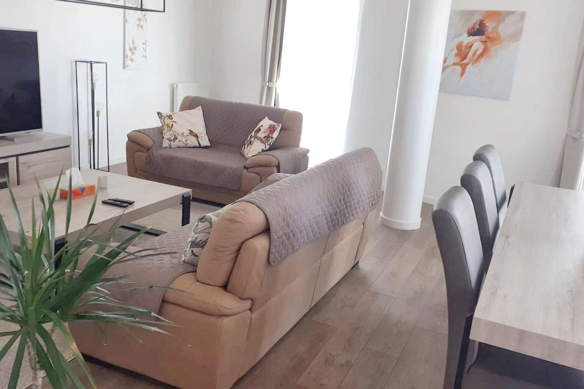 Modern Apartment In Cureghem Anderlecht 134 M² + Terrace Brussels Ngoại thất bức ảnh