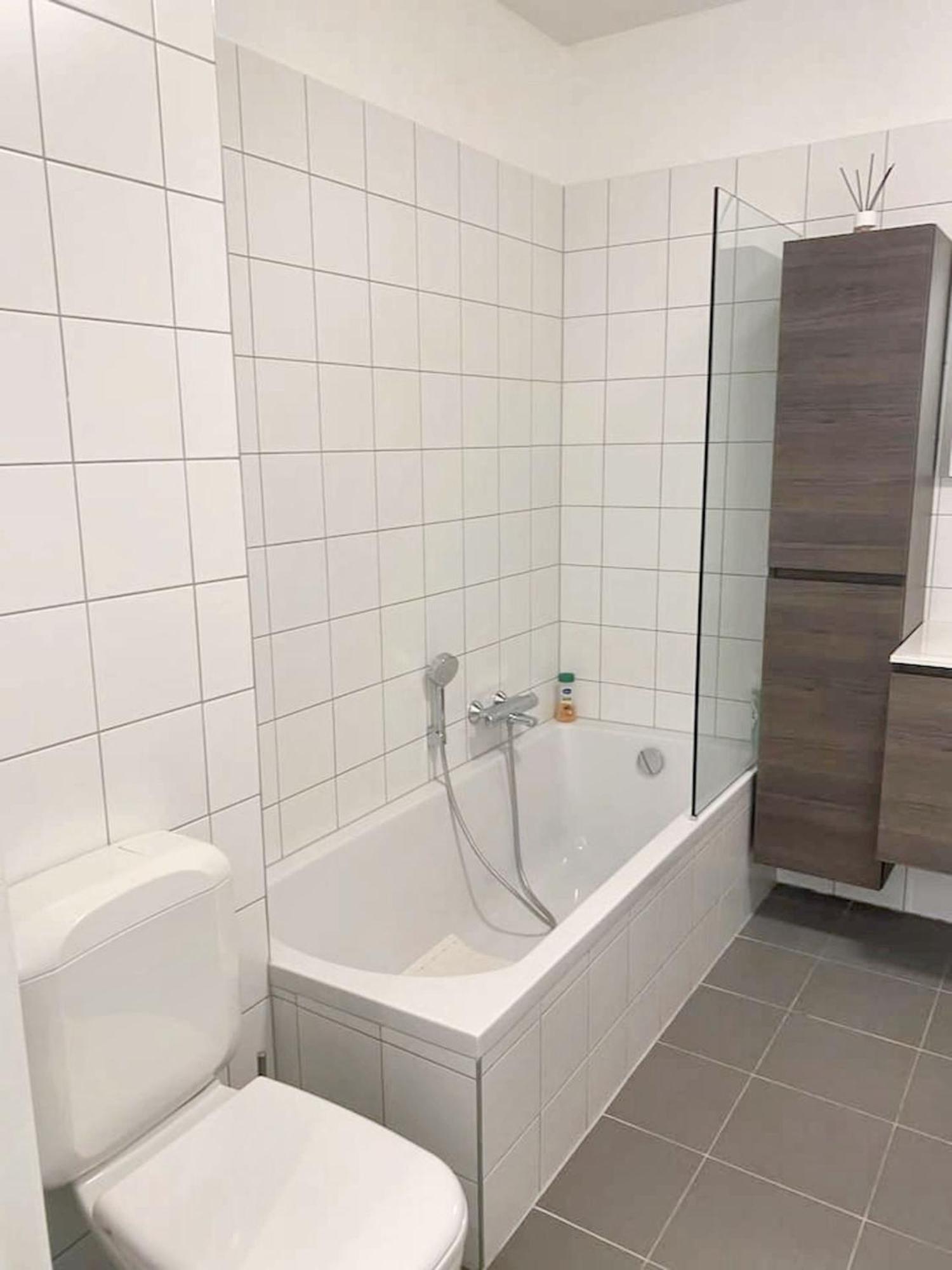 Modern Apartment In Cureghem Anderlecht 134 M² + Terrace Brussels Ngoại thất bức ảnh